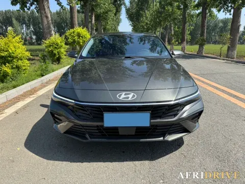 2023 Hyundai Elantra 2