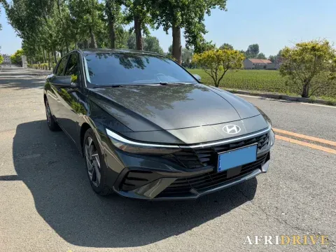2023 Hyundai Elantra 3