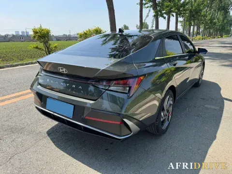 2023 Hyundai Elantra 4