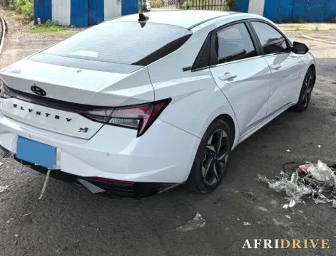 2022 Hyundai Elantra 4