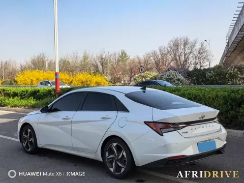 2022 Hyundai Elantra 4