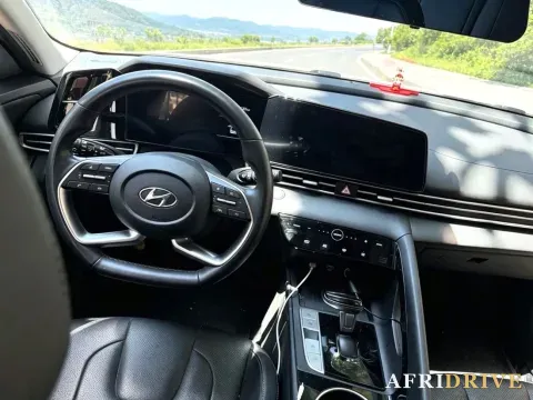 2021 Hyundai Elantra 2