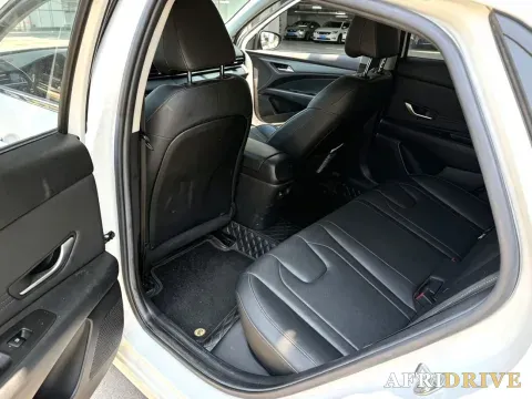2021 Hyundai Elantra 3