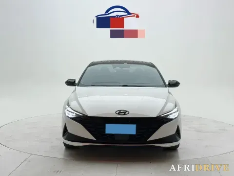 2022 Hyundai Elantra 2
