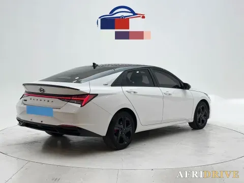 2022 Hyundai Elantra 6