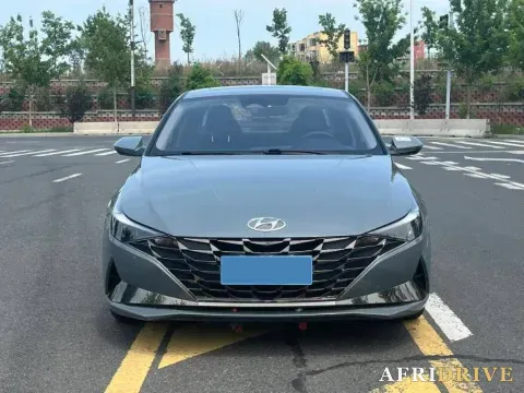 2022 Hyundai Elantra 3