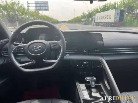 2022 Hyundai Elantra 6