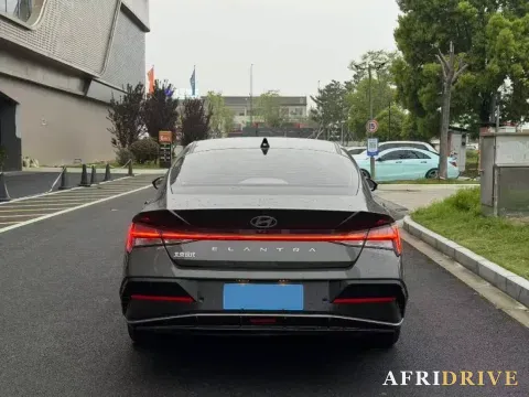 2023 Hyundai Elantra 5