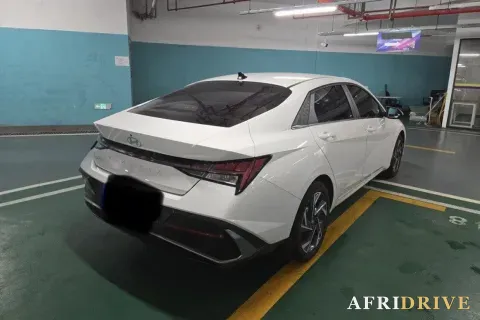 2023 Hyundai Elantra 2
