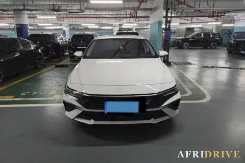 2023 Hyundai Elantra 3