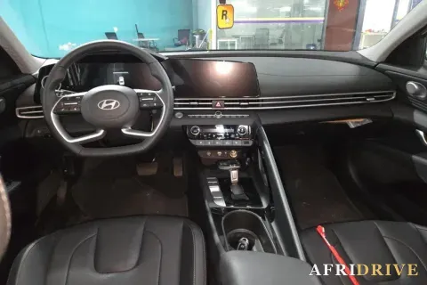 2023 Hyundai Elantra 6