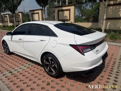 2022 Hyundai Elantra 6