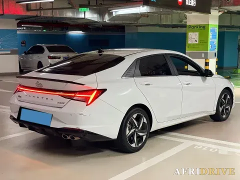 2021 Hyundai Elantra 4