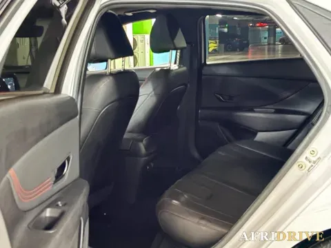 2021 Hyundai Elantra 8