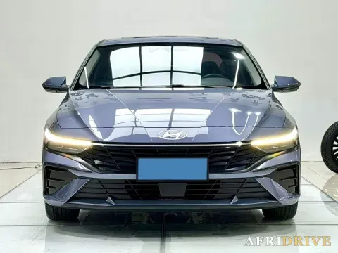 2023 Hyundai Elantra 2
