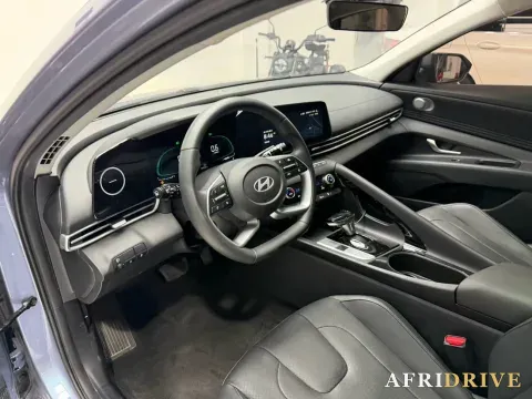 2023 Hyundai Elantra 8