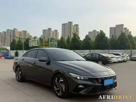 2023 Hyundai Elantra 3
