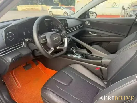2023 Hyundai Elantra 4