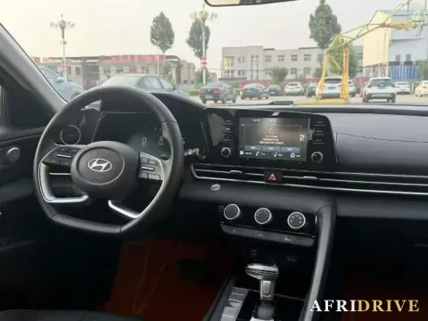 2023 Hyundai Elantra 5