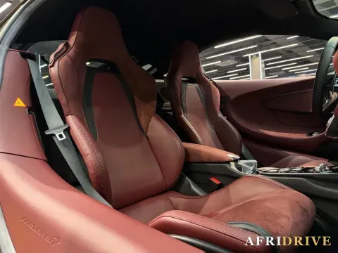 2023 McLaren GT 8