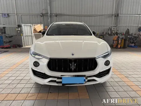 2022 Maserati Levante 3