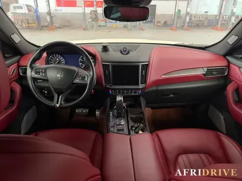 2022 Maserati Levante 5