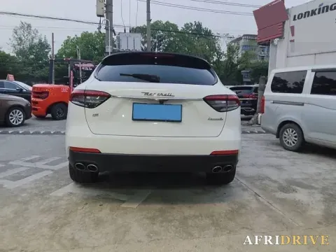 2021 Maserati Levante 3