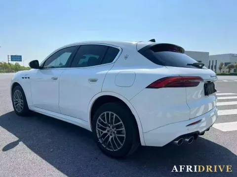 2022 Maserati Levante 5