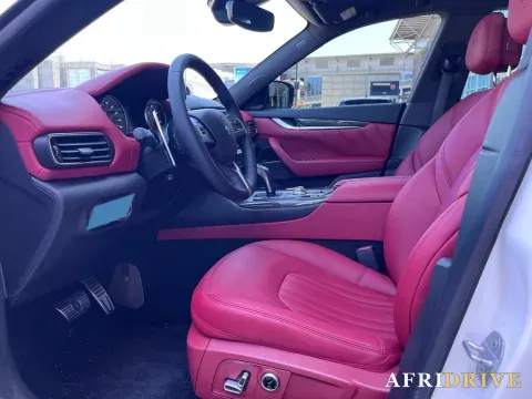 2021 Maserati Levante 2