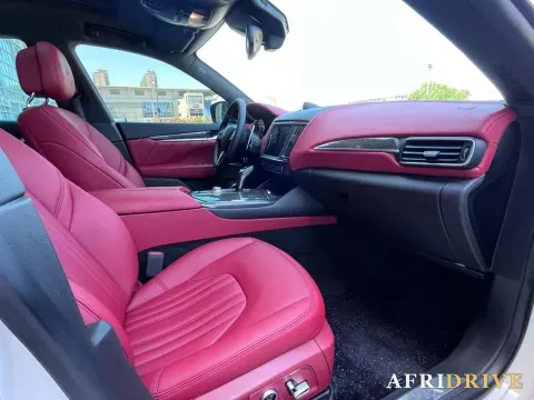 2021 Maserati Levante 3