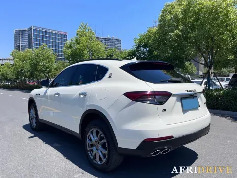 2021 Maserati Levante 8