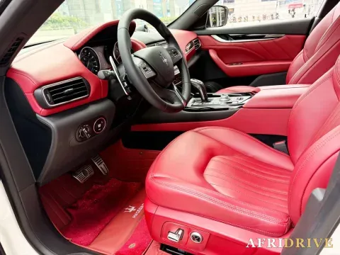 2021 Maserati Levante 2