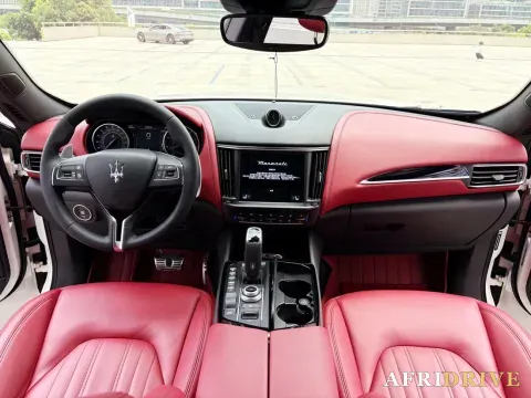2021 Maserati Levante 3