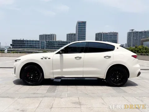 2021 Maserati Levante 6