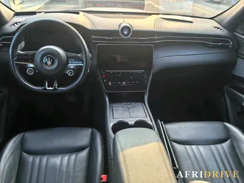 2022 Maserati Levante 8