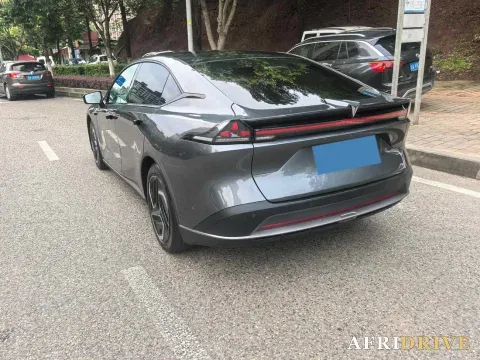 2025 Deepal L07 6