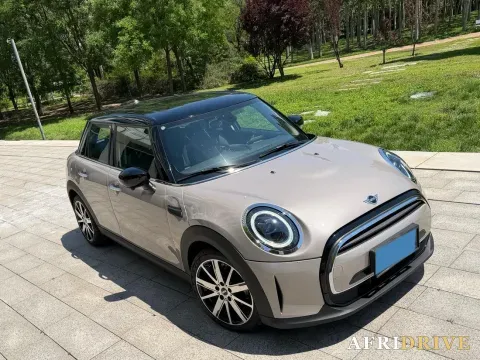 2023 MINI MINI 3