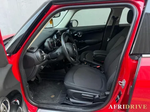 2019 MINI MINI 4