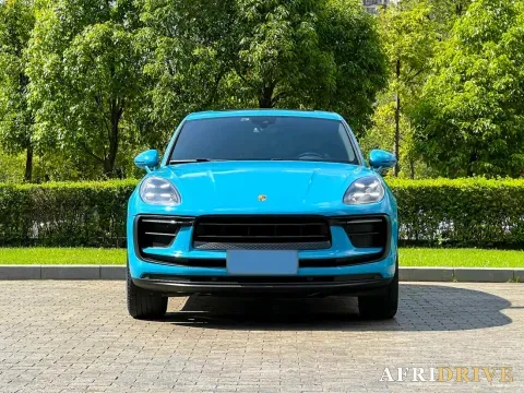 2022 Porsche Macan 2