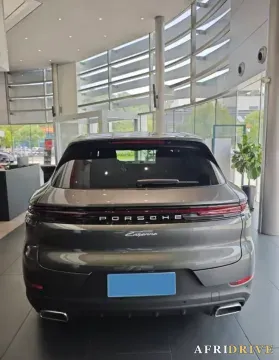 2025 Porsche Cayenne 8