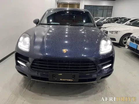 2018 Porsche Macan 2