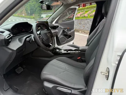 2022 Peugeot 2008 4