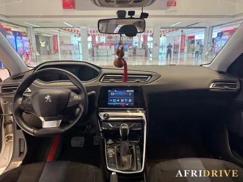 2018 Peugeot 308 6