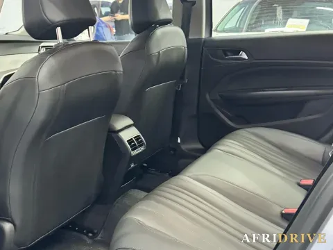 2024 Peugeot 408 4