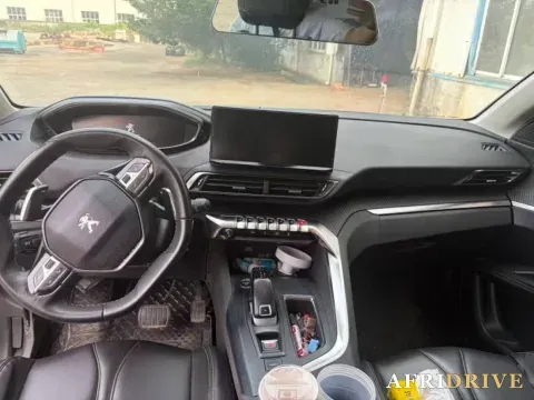 2021 Peugeot 5008 4