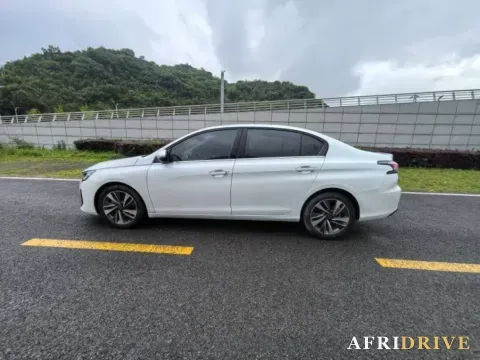 2022 Peugeot 408 5