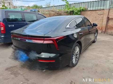 2025 Bestune B70 2