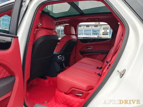 2021 Bentley Bentayga 5