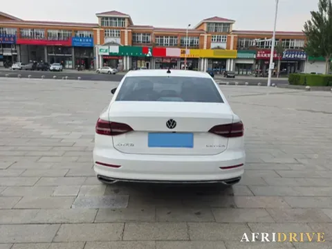 2022 Bestune B70 8