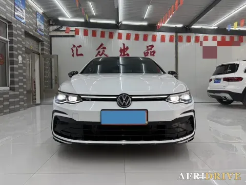 2023 Volkswagen Golf 2